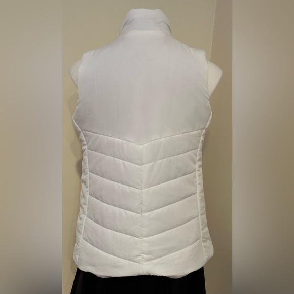 Holloway Sterling White Gray Quilted Vest With Pockets Sz M Slender Fit - Picture 7 of 9